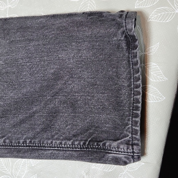 Express Jeans - Picture 3 of 15